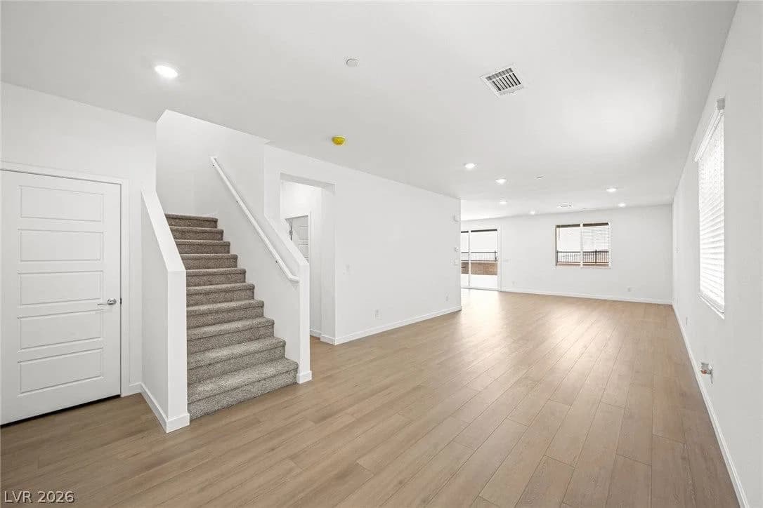 1518 Capri Cascades Court photo 3