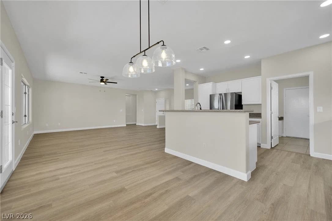 2847 Forest Grove Drive photo 3