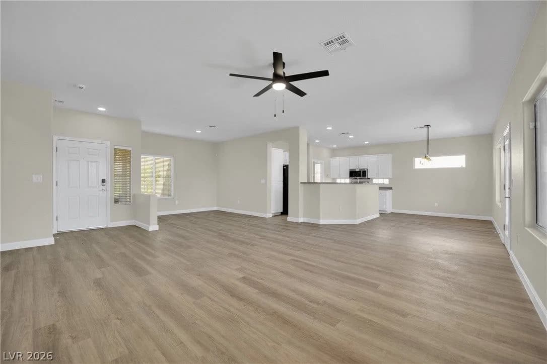 2847 Forest Grove Drive photo 2