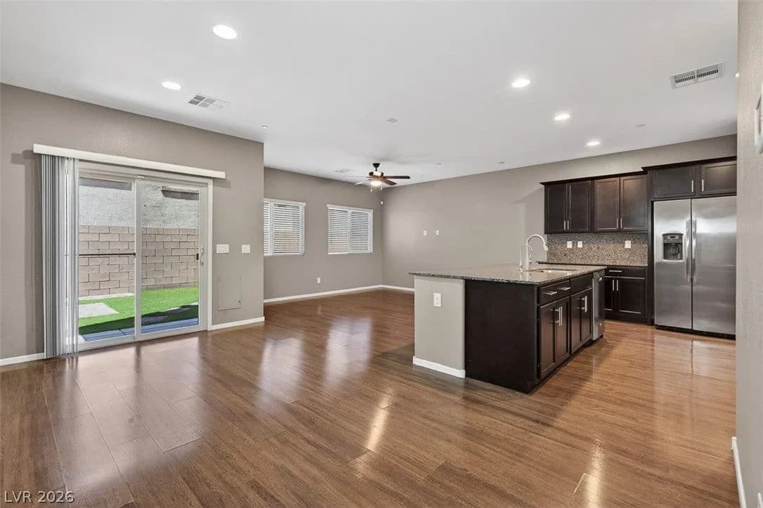 1146 Jesse Harbor Avenue photo 4