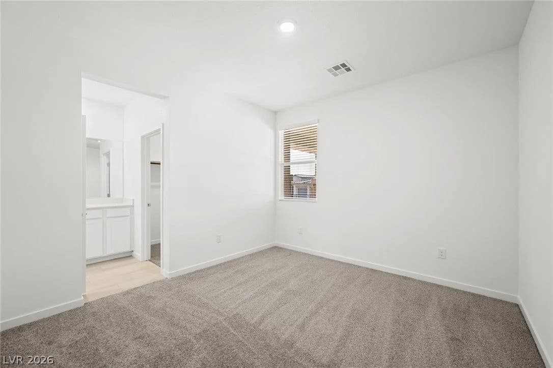 10910 Lewis Pointe Avenue photo 4