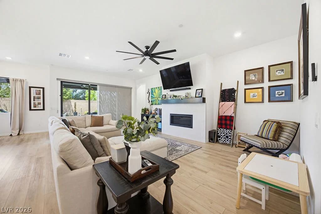 4315 Skylake Court photo 2