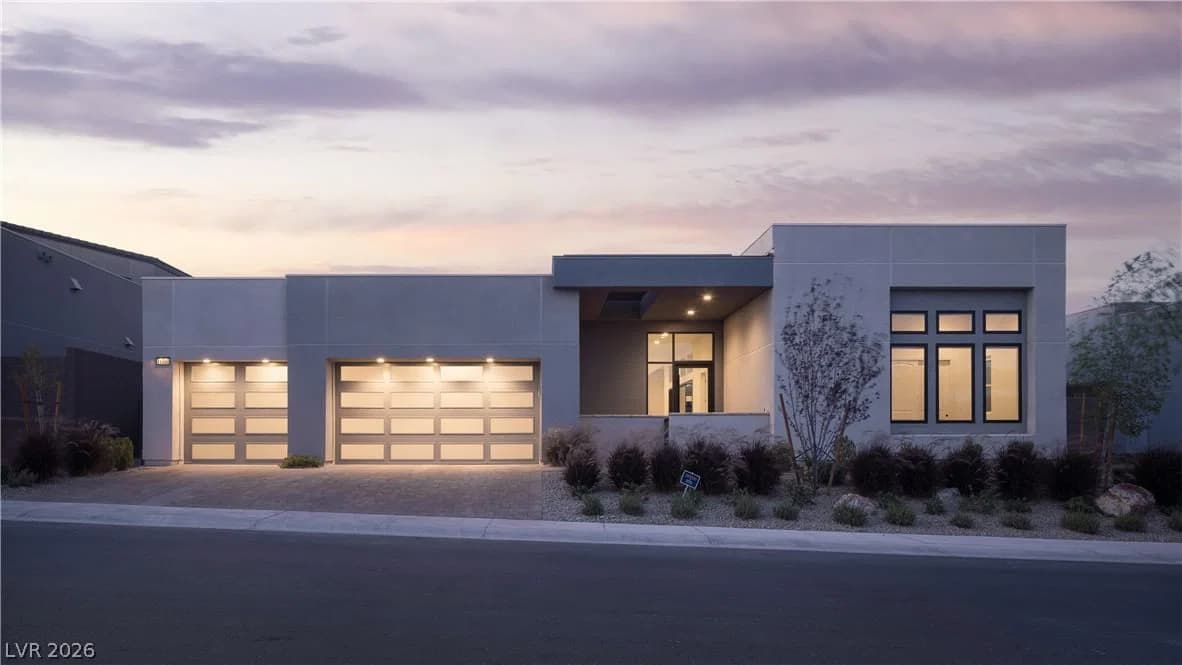 11050 Desert Heights Avenue photo 3