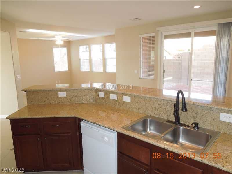 5749 Blackbirch Street photo 4