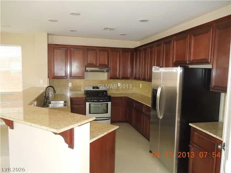 5749 Blackbirch Street photo 3