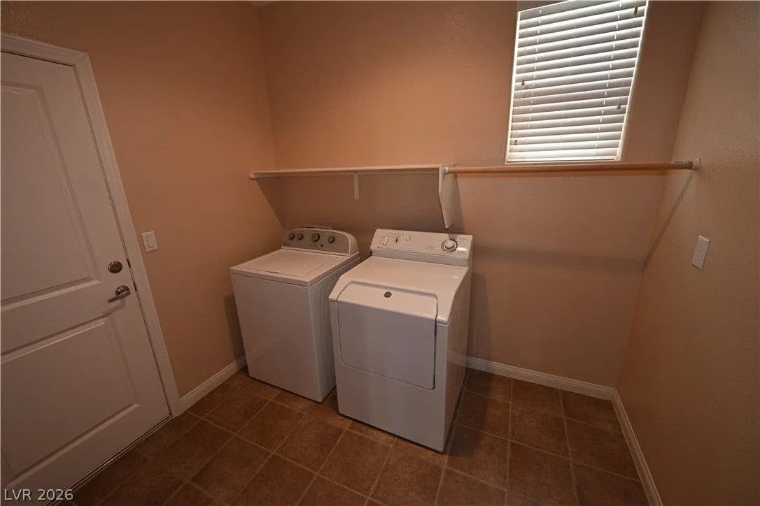 6190 PISAN Lane photo 4