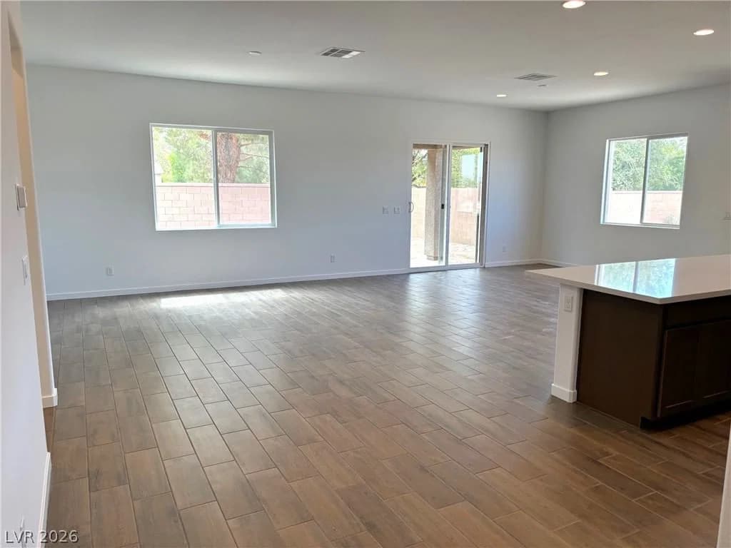 5686 Victoria Falls Drive photo 4