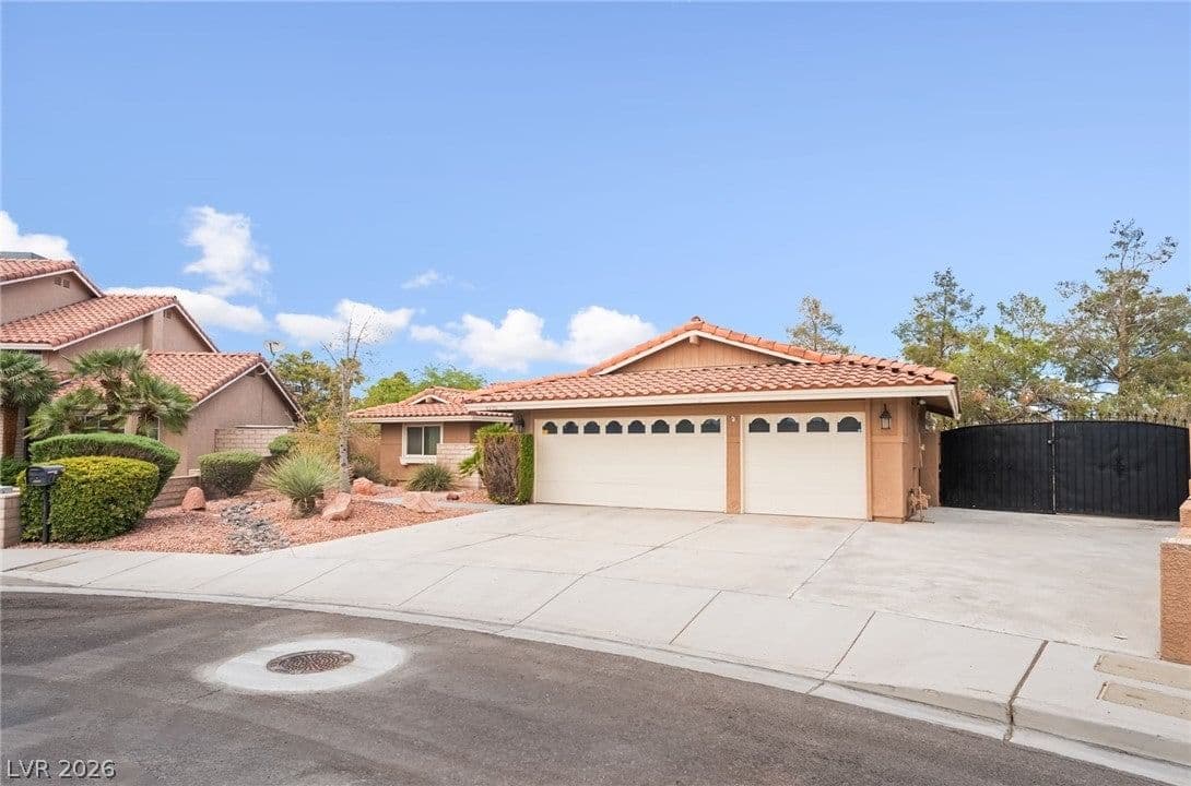8320 Eddy Stone Drive photo 2