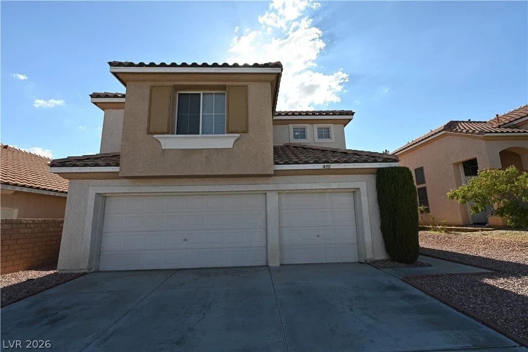 4711 Grand Ridge Court photo 2