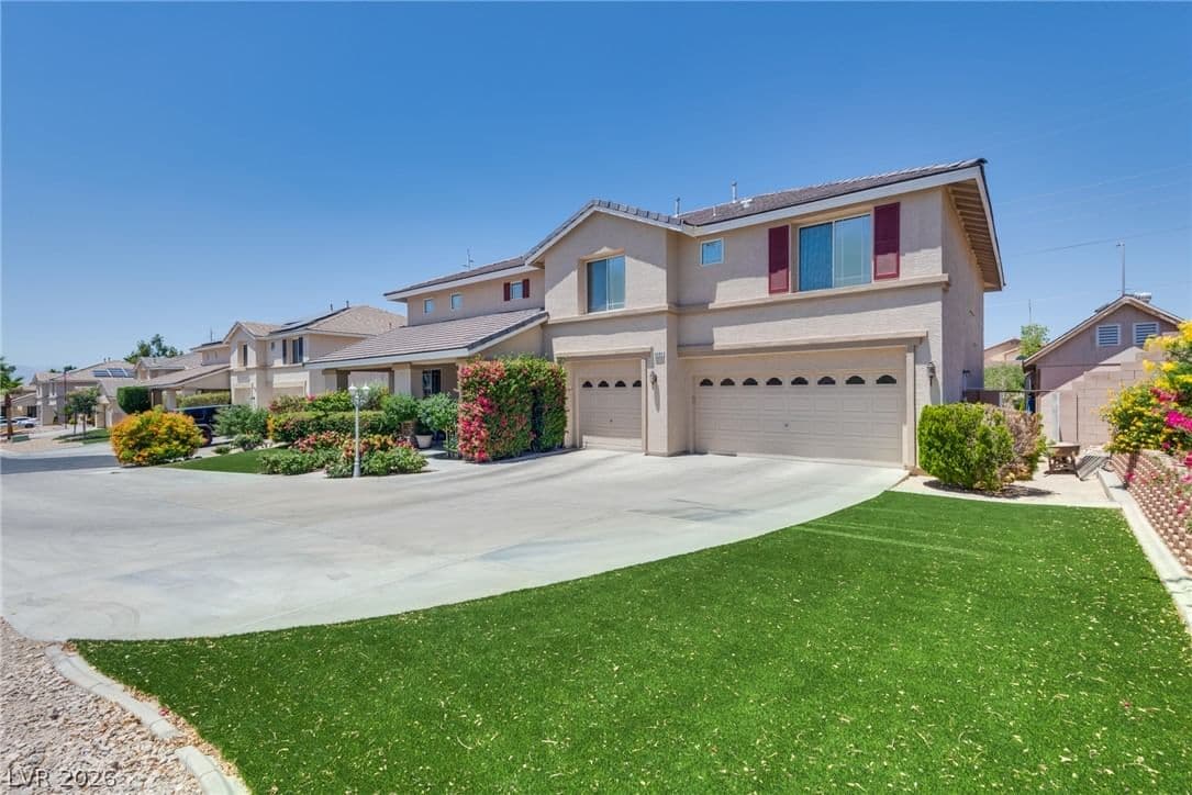 6680 Blue Sapphire Avenue photo 4