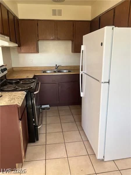 4783 Corsaire Avenue photo 3