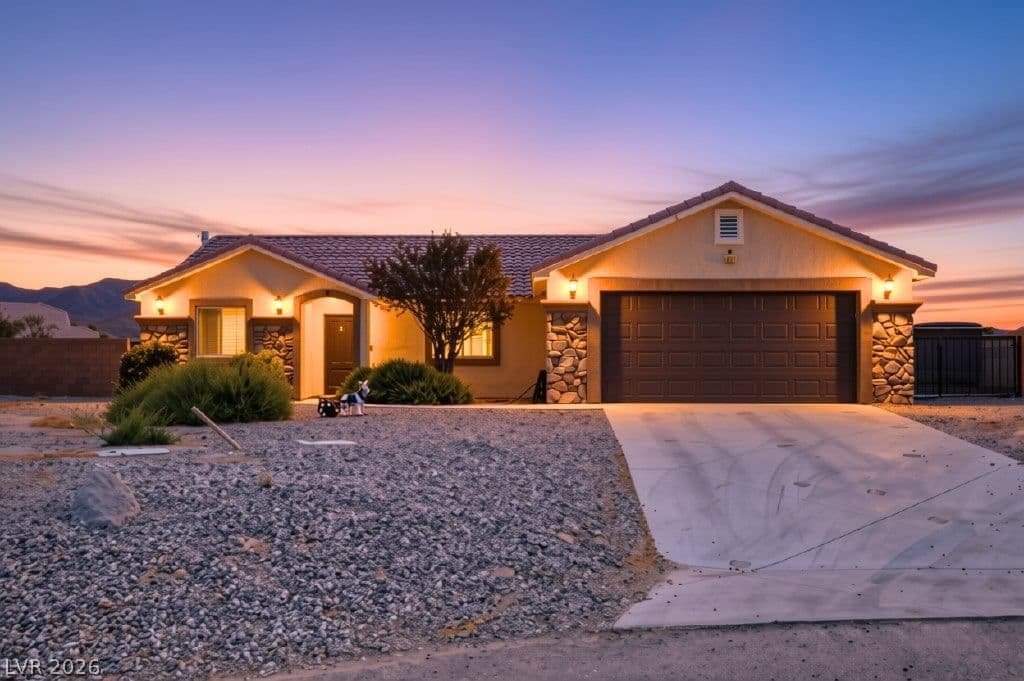 6711 Greenbriar Court