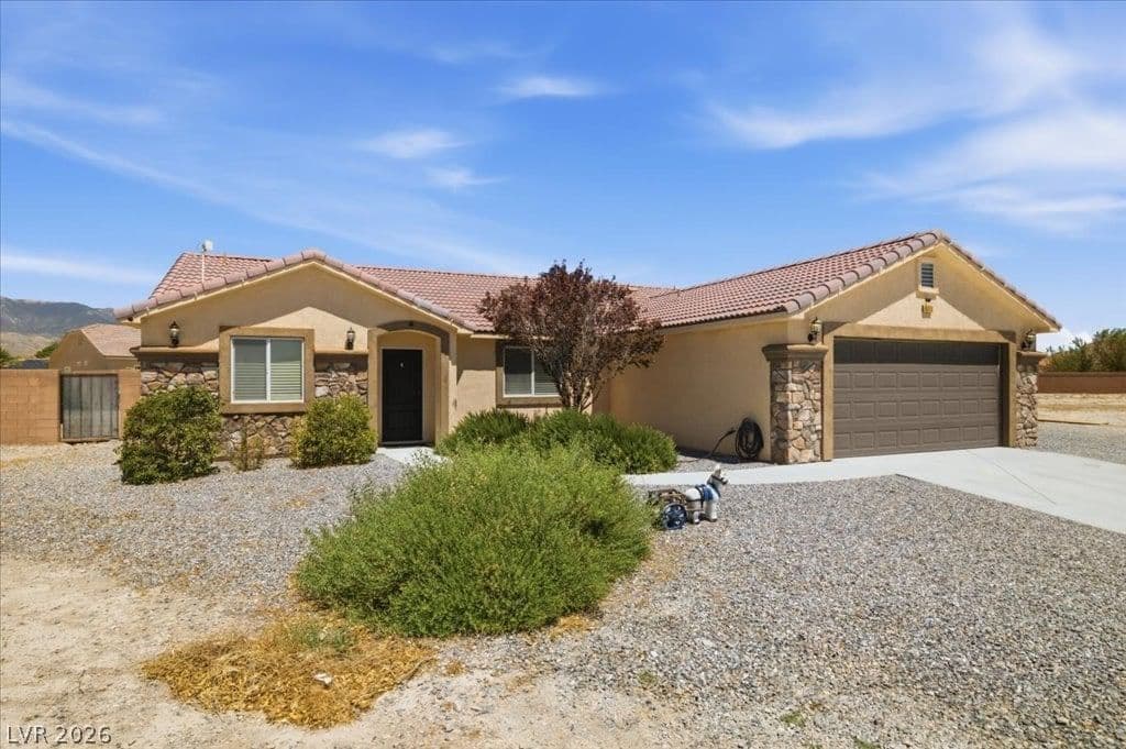 6711 Greenbriar Court photo 3