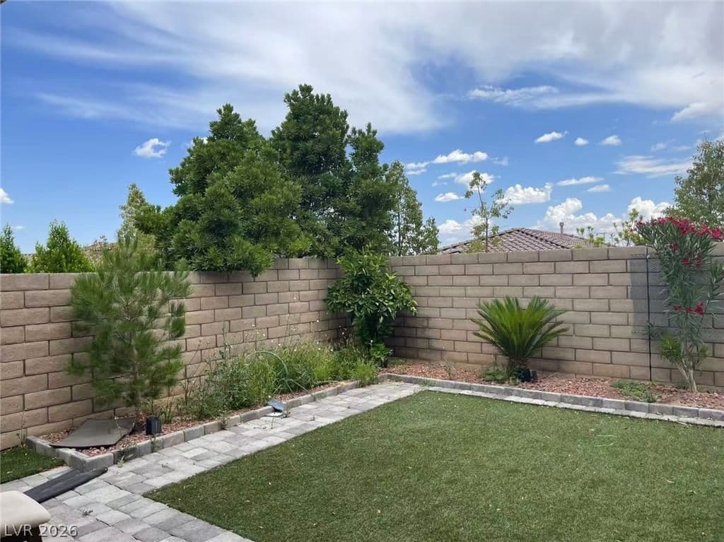 119 Colantonio Court photo 4