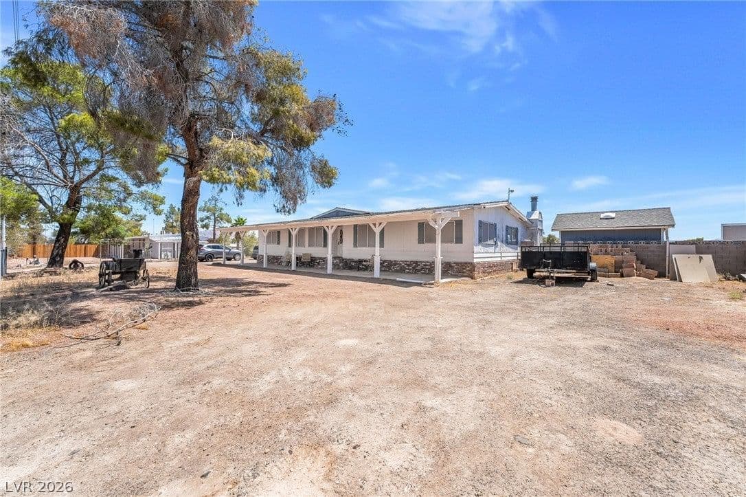 1010 Caballo BLVD photo 2