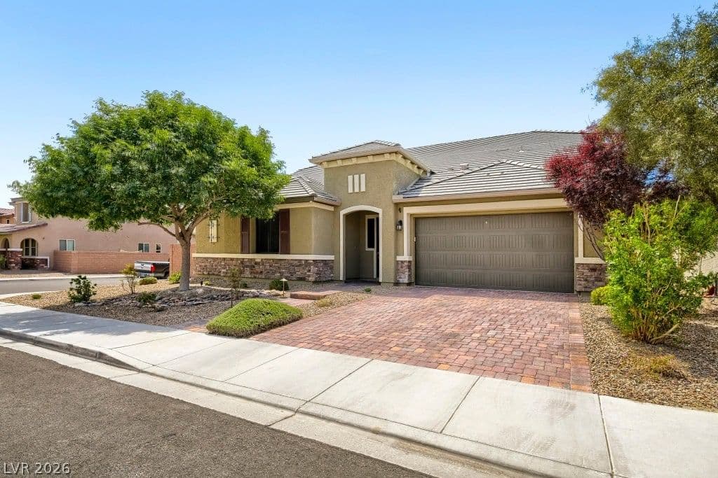 5665 Silver Cascade Avenue photo 4