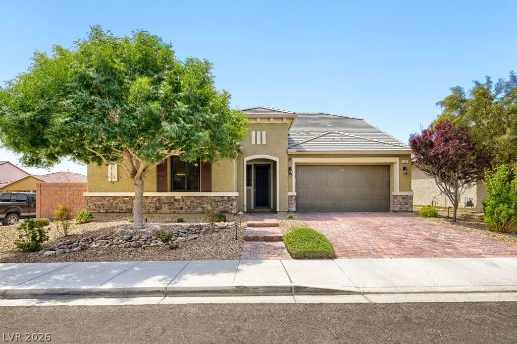 5665 Silver Cascade Avenue photo 2