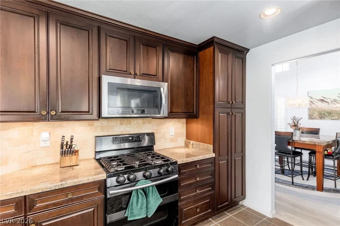 5300 Oakbury Court photo 4