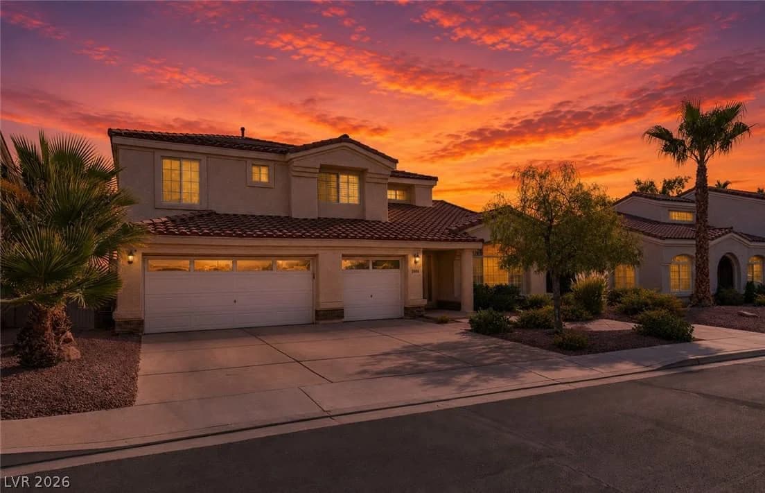 2010 Catalina Marie Avenue photo 2