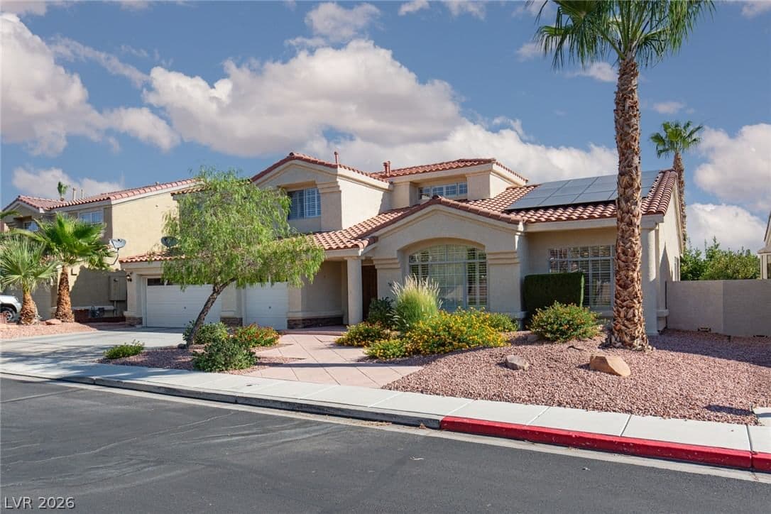 2010 Catalina Marie Avenue photo 4