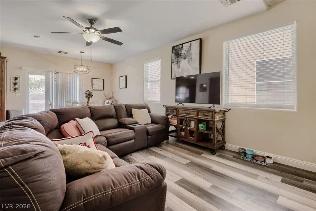 6922 Majestic Palm Drive photo 4