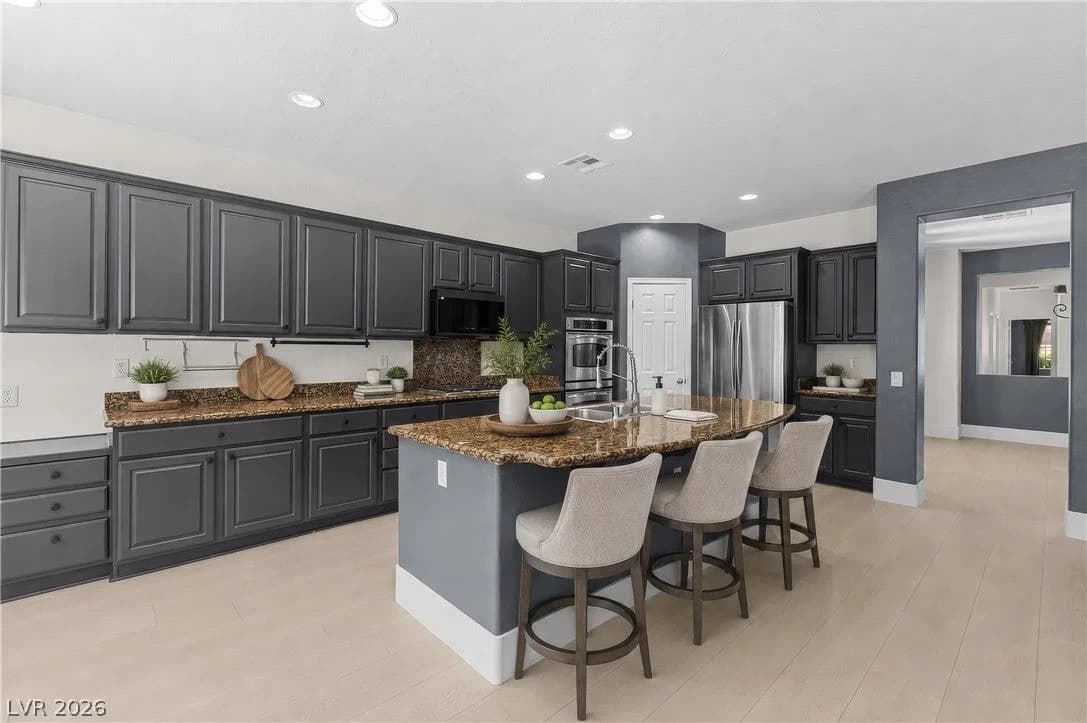 8611 Kennedy Heights Court photo 4