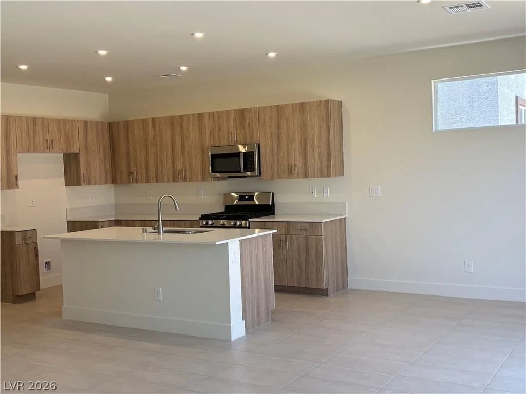 2484 Tom Collins Drive photo 4