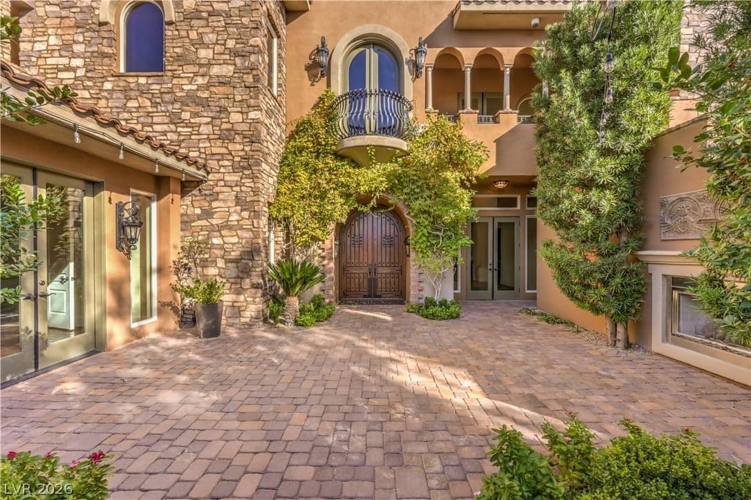 16 Anthem Pointe Court photo 4