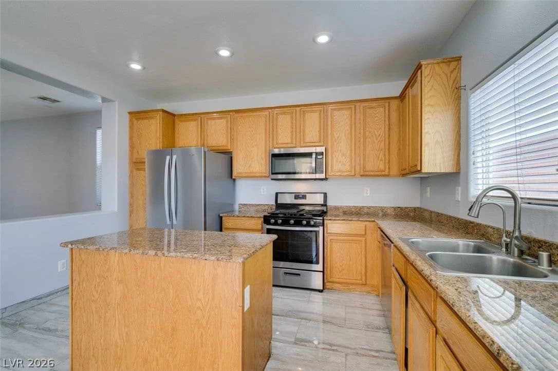 91 Lockheed Avenue photo 3