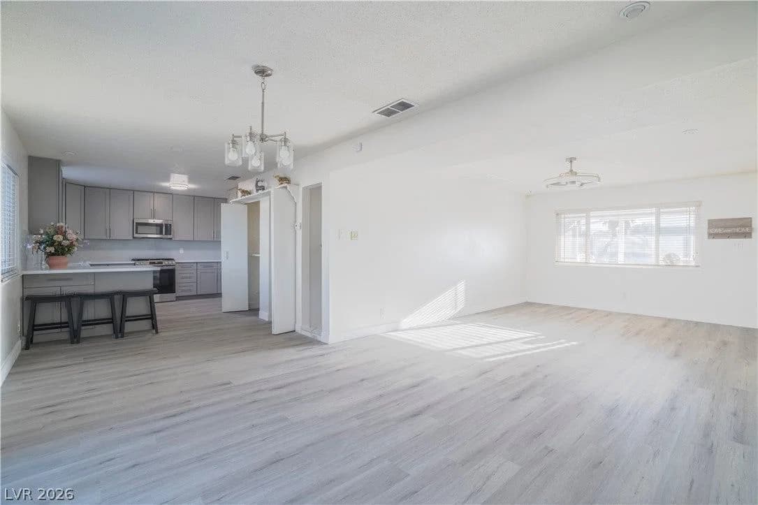 801 Sanford Court photo 4