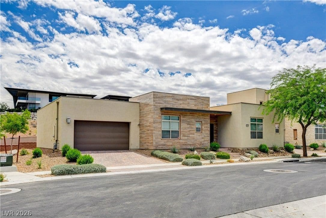10885 Crimson Cliffs Avenue