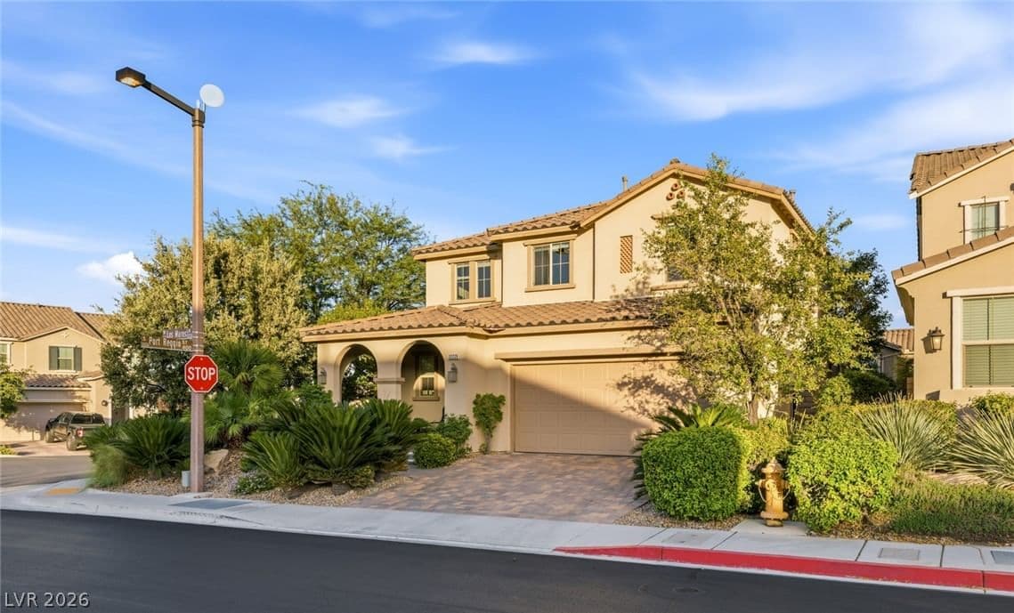 12225 Los Mares Lane