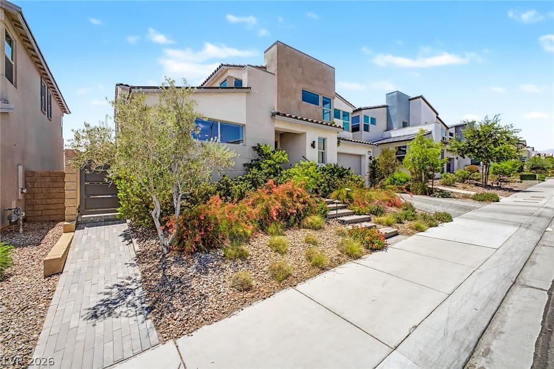 10267 Midnight Meteor Avenue photo 3