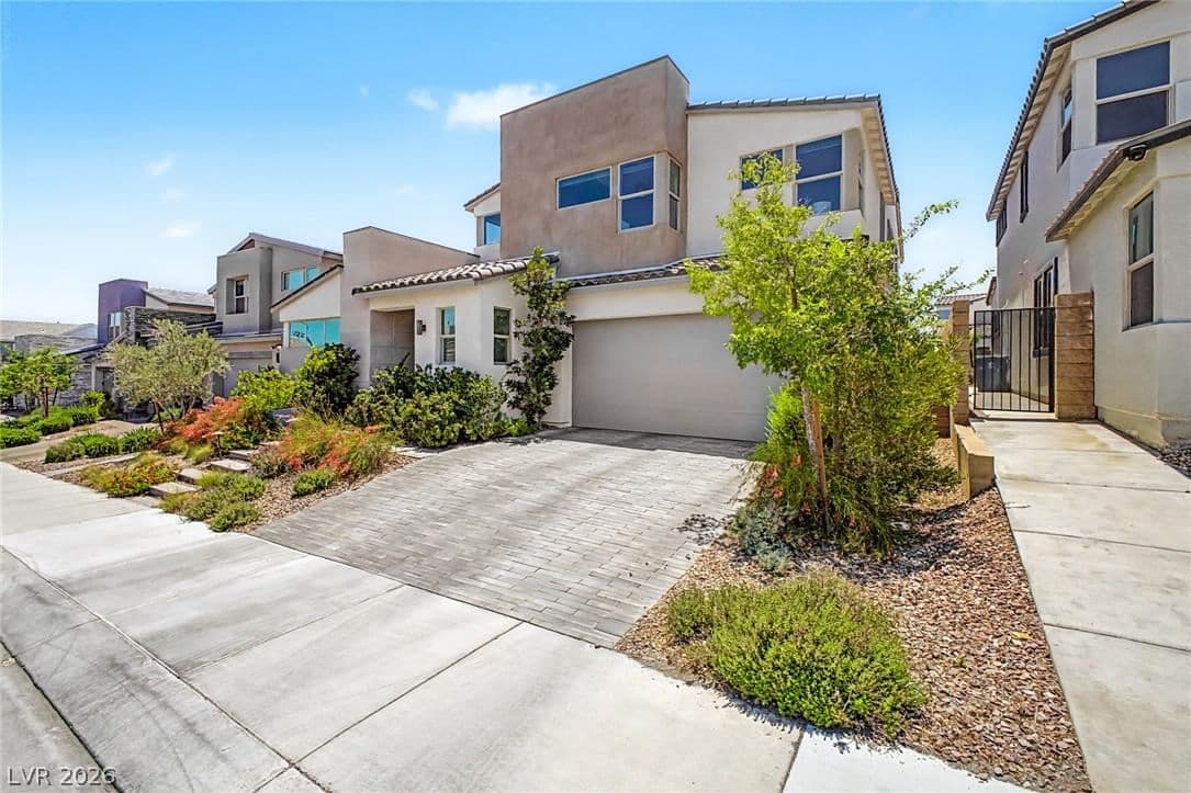10267 Midnight Meteor Avenue photo 5