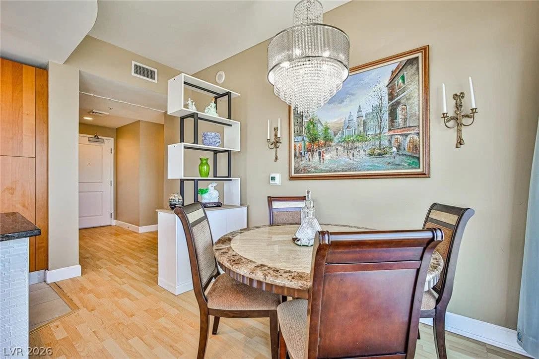 200 Sahara Avenue photo 4