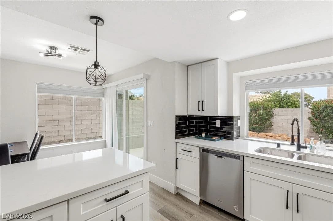 79 Sea Holly Way photo 3