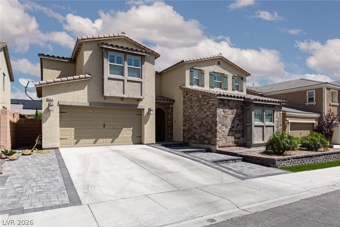 824 Claystone Ridge Avenue photo 4