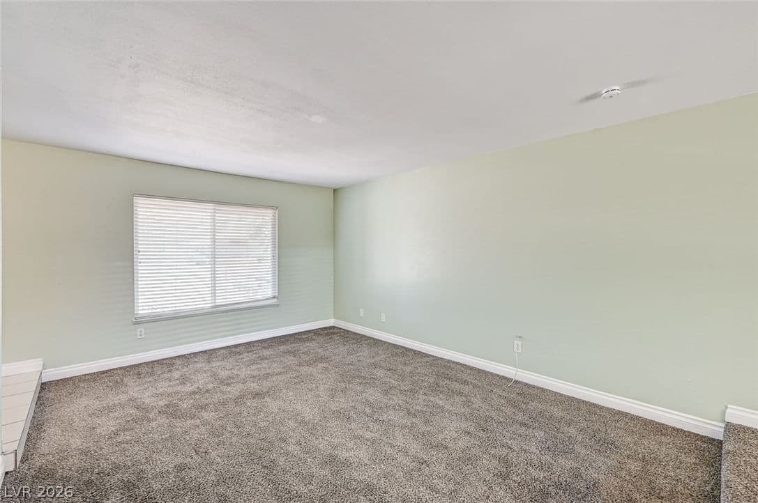 899 Monika Way photo 5