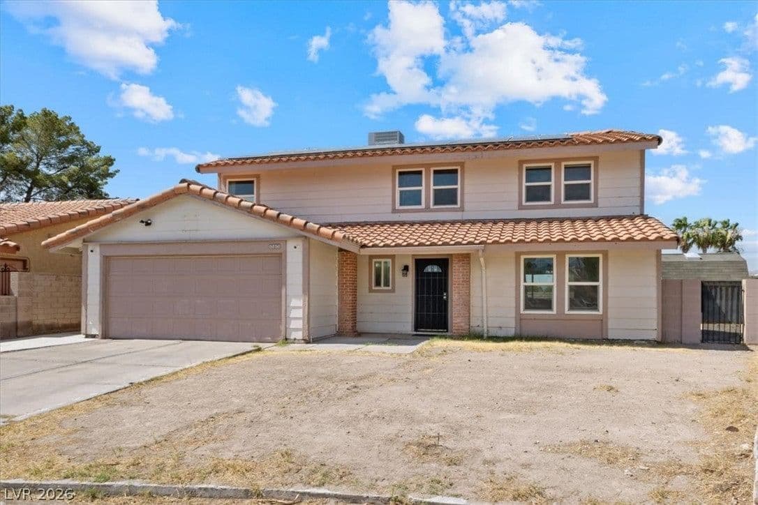 580 Chelsea Drive photo 2