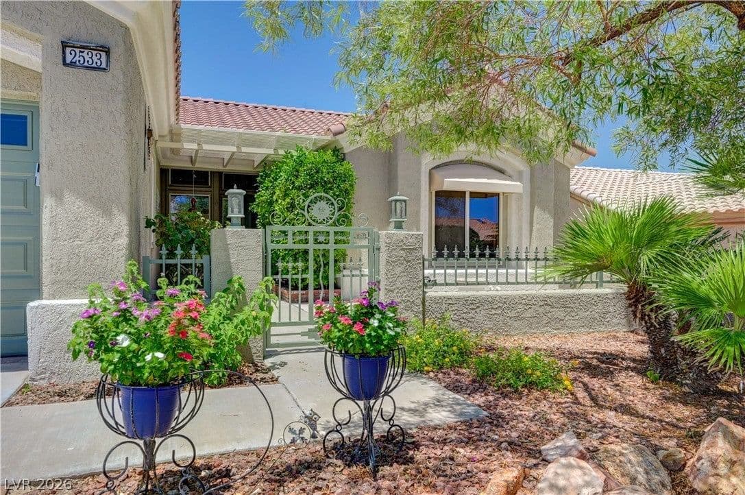2533 Banora Point Drive photo 4