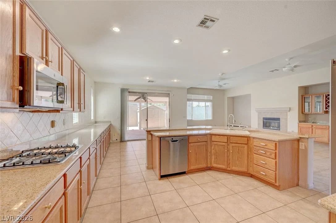 849 Ashford Way photo 4