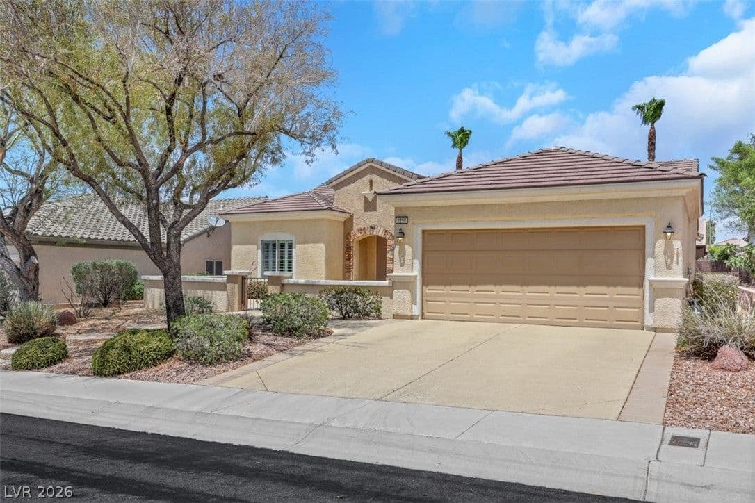 2256 Laurel Heights Lane photo 2