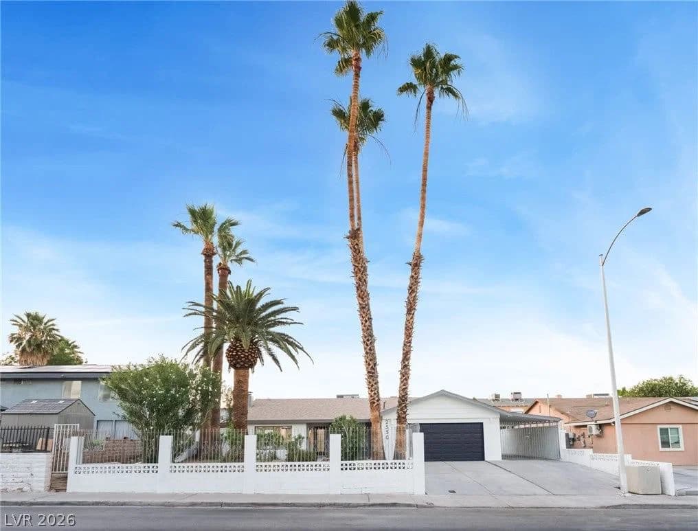 2550 Vegas Valley Drive photo 3