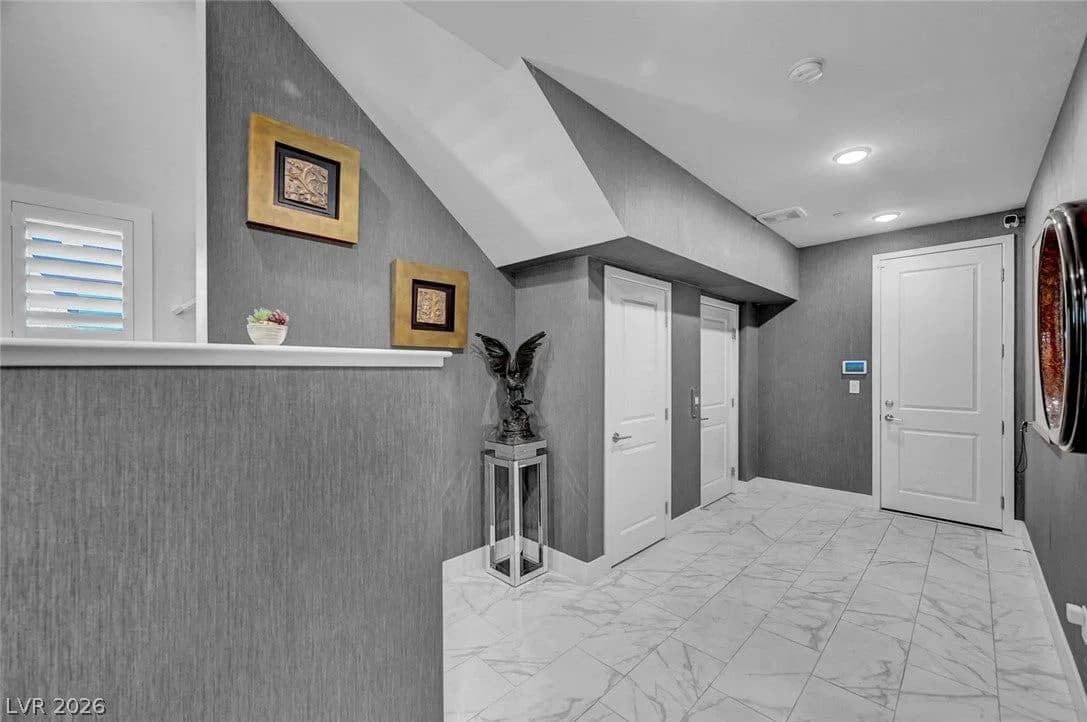 10989 Limeslice Avenue photo 4