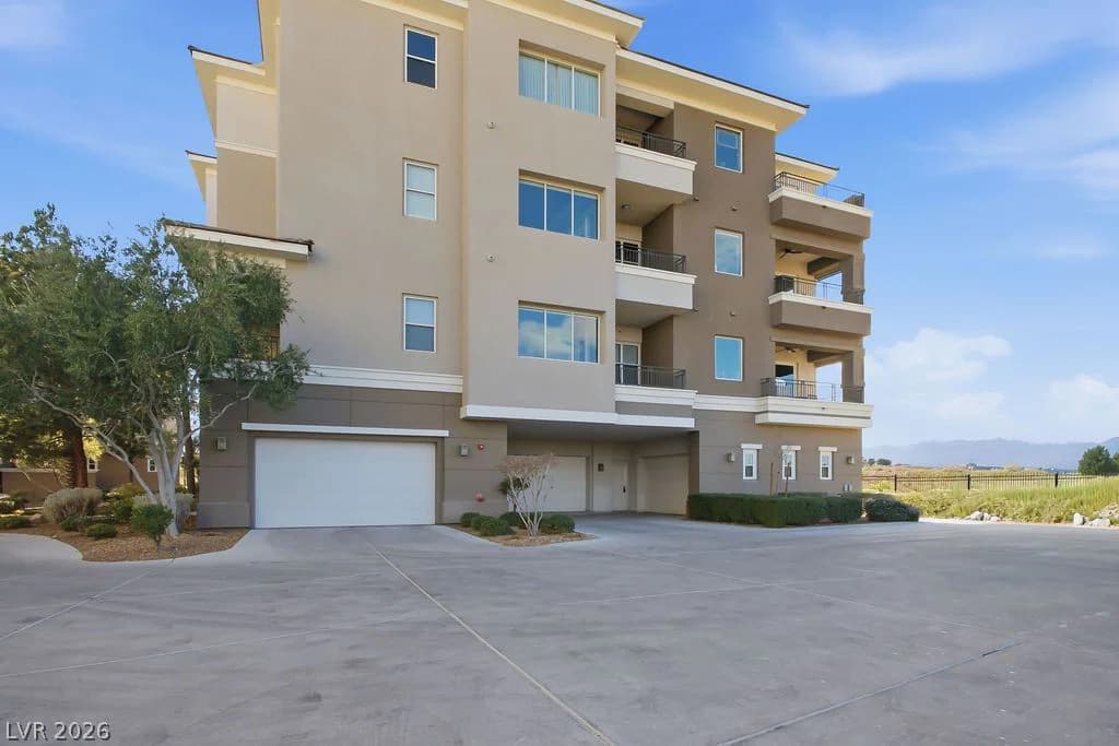 9224 Tesoras Drive photo 2
