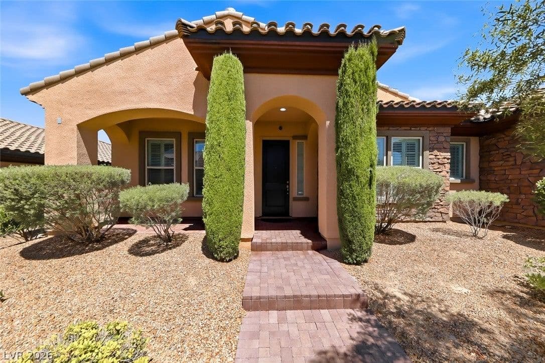 2908 Grande Arch Street photo 4