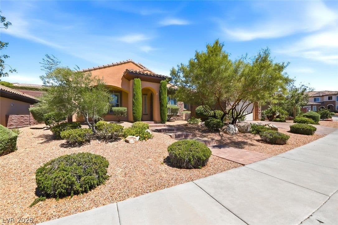 2908 Grande Arch Street photo 2