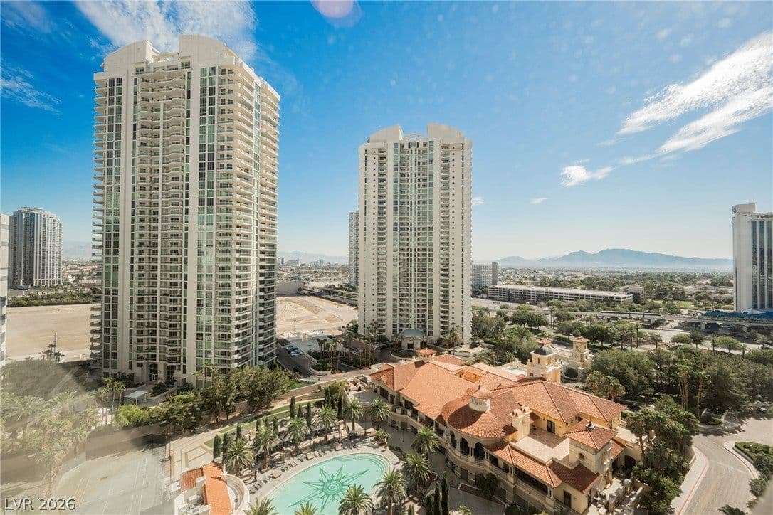 2747 Paradise Road photo 3