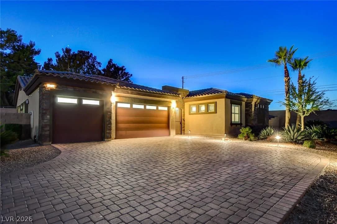 5675 Willow Canyon Street photo 2