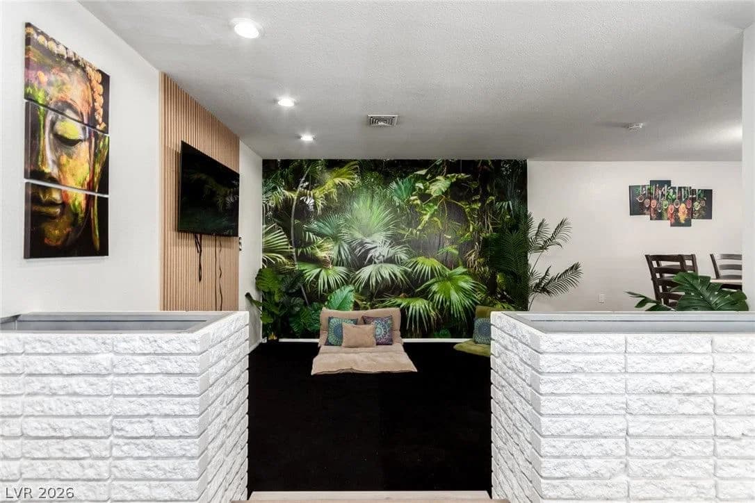 5710 Madre Mesa Drive photo 3